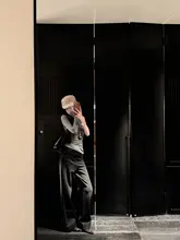 水洗い加工のデニムパンツ【ウエストゴム・ブロンズ装飾・ルーズストレート】