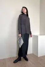 極上の柔らかさのウールニットセーター【ハイネック・長袖・グレー・ルーズフィット】