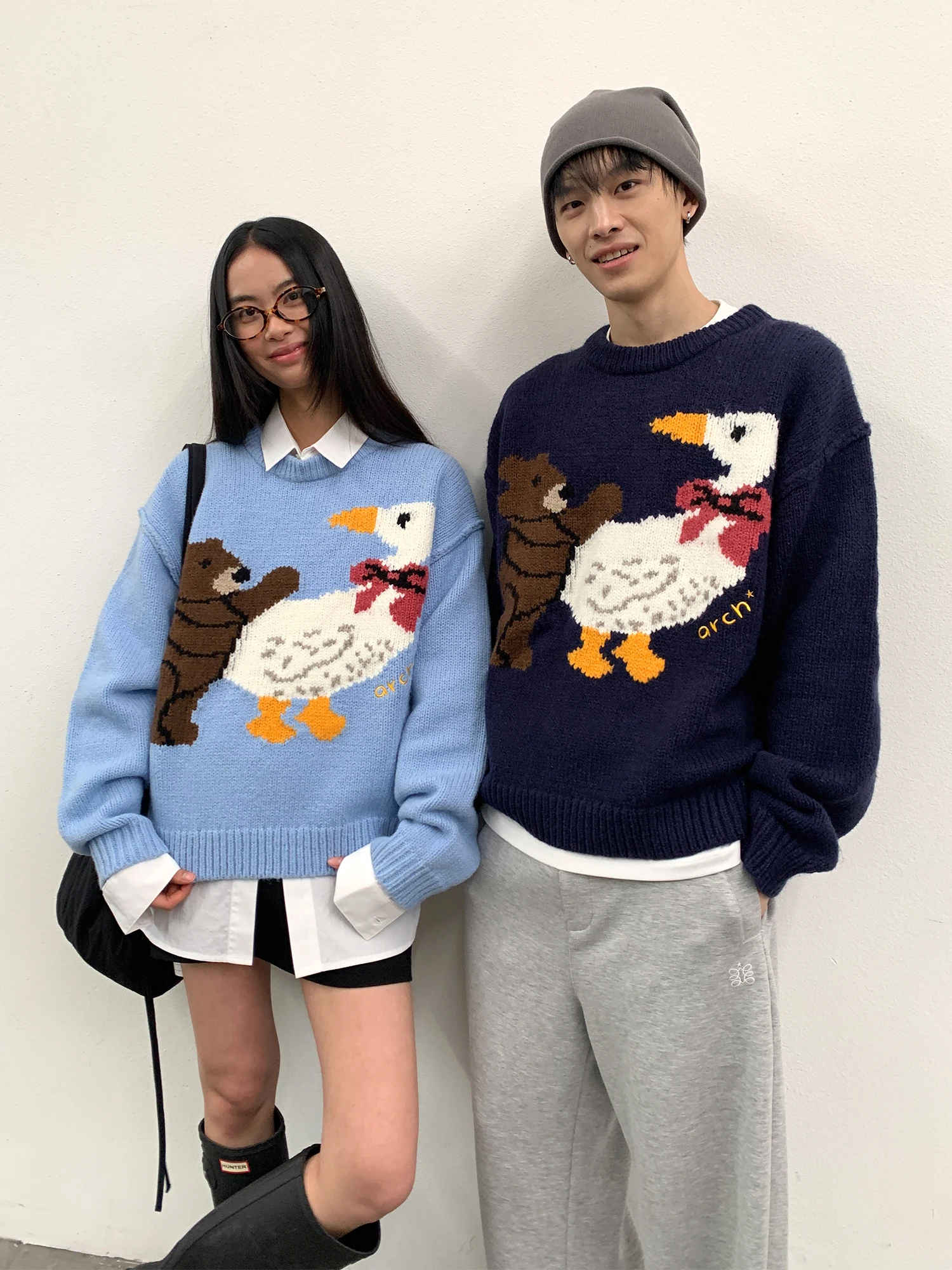 モックネック ロンT のデザインと実用性：Roaringwild ラウンドネックルーズニットセーターの詳細解析