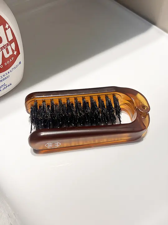 女性用 折りたたみ式ヘアブラシ【携帯用・ナイロン毛・家用】