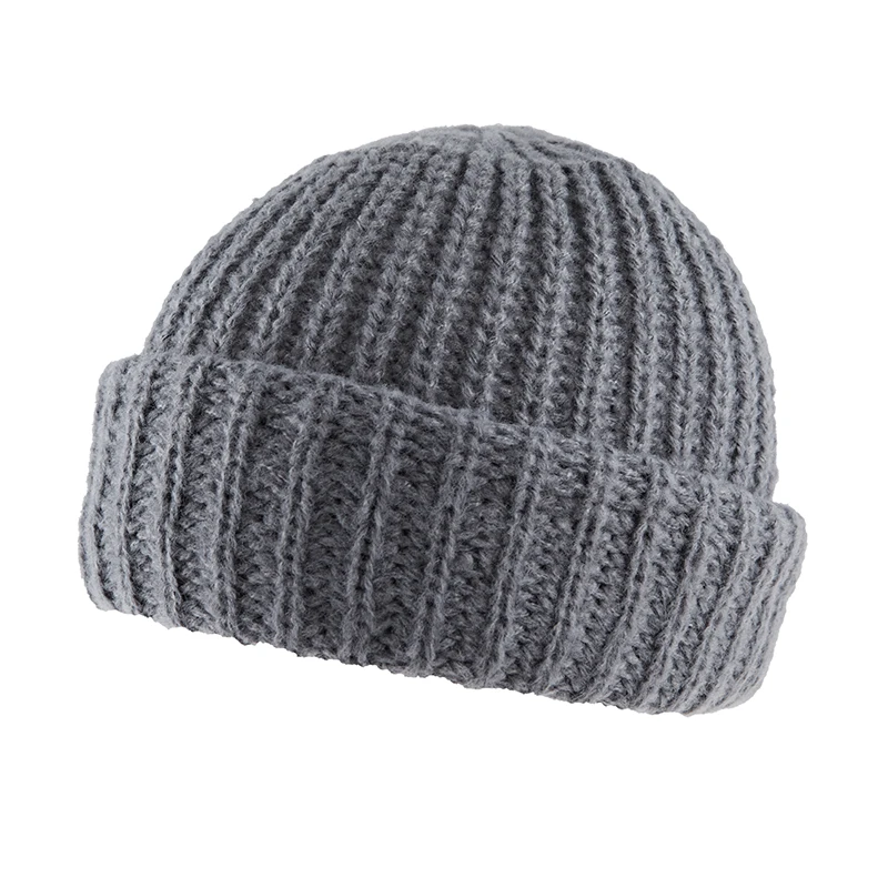 ニット帽を深く被るなら、どう選ぶ？保温性とカジュアルさを両立するベストアイテムとは
