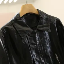 トレンディなデザインのスリムフィットレザージャケット【冬用・スタイリッシュ】