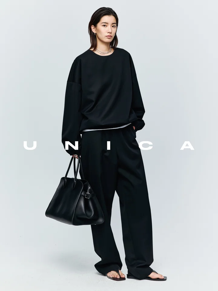 UNICA スポーティ・ラグジュアリー 精紡ウール製 トレーニングカジュアル セットアップ【ラウンドネック・長袖】