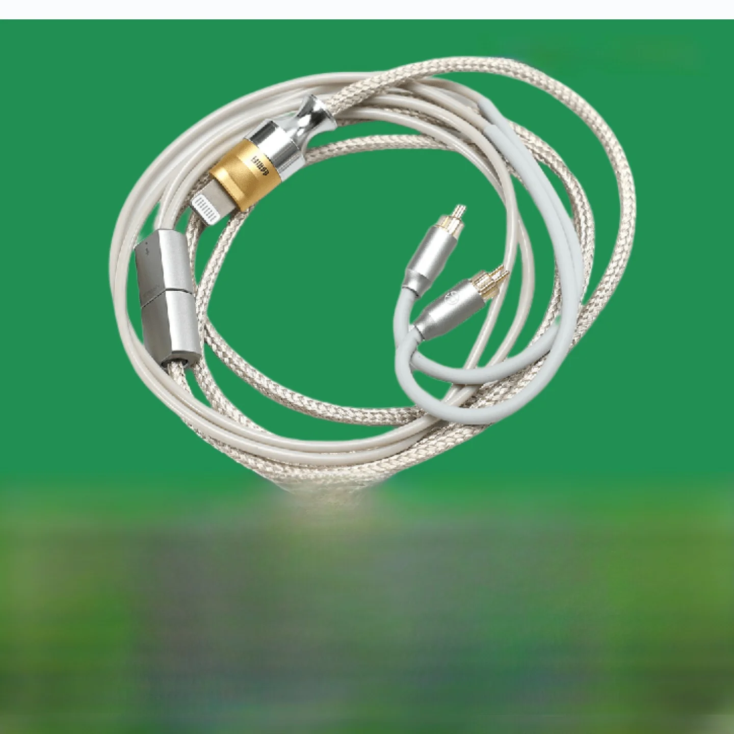 Apple Lightning対応ヘッドフォンケーブルM110A：線控マイク付きの極上の柔らかさと実用性