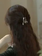 ハーフアップクリップ ミニサイズ ラインストーン付き 繊細 フェミニン 後頭部 おしゃれ ヘアアクセサリー