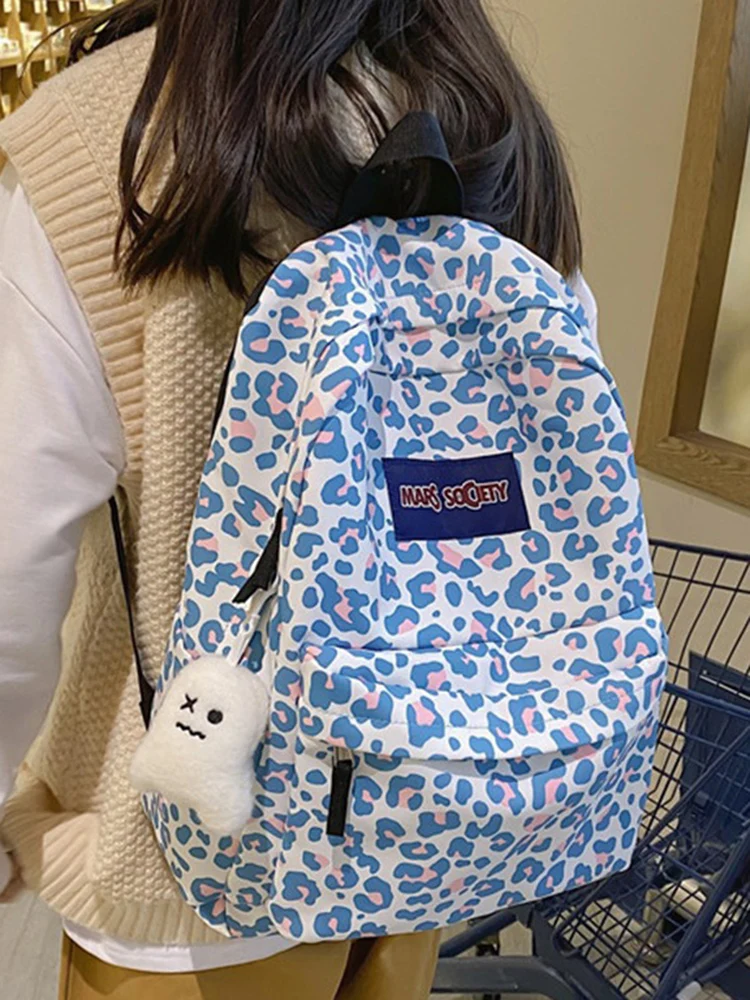 中学生リュックはどんなもので、女子に人気なのか？