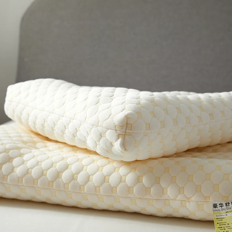 ニトリ枕を選ぶべきなのか？実は「極薄デザインの低枕」が、毎日の睡眠を変える