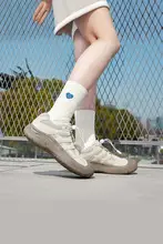 レトロデザインのアウトドアスポーツシューズ【女性用・カジュアル・秋冬用】