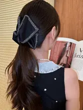 サテン地のリボンデザイン バンスクリップ【水晶装飾・女性用・後頭部用・便利なスタイル】