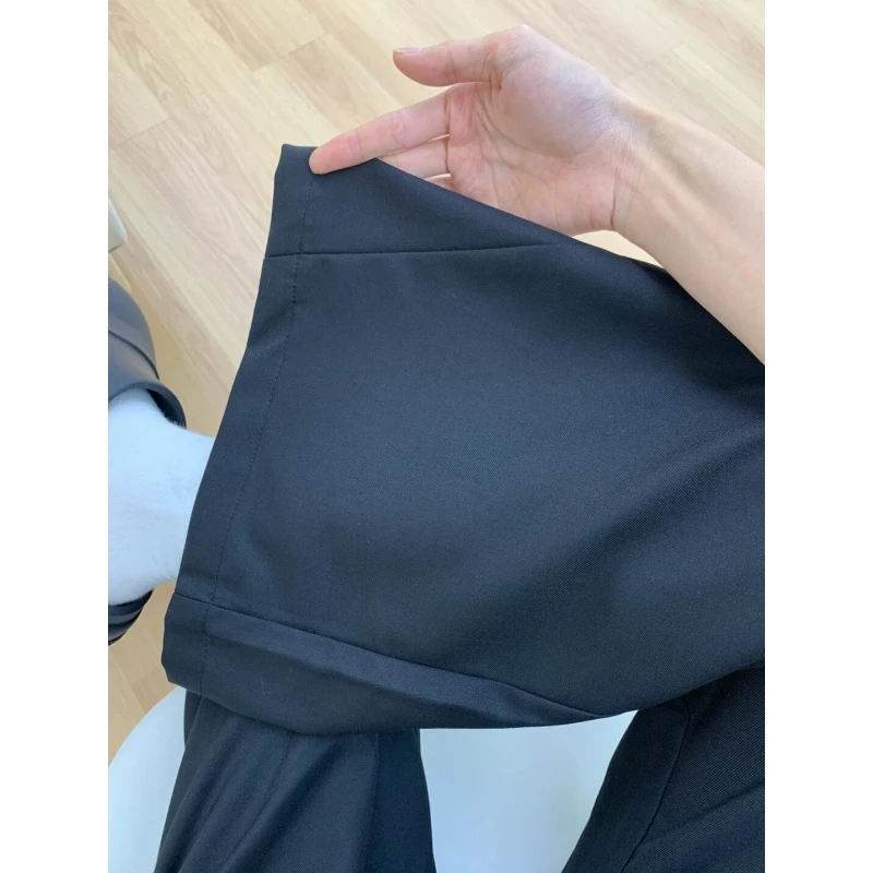 2026秋冬トレンド パンツ で失敗しない着こなしは？黒いワイドレッグパンツの選び方と活用法