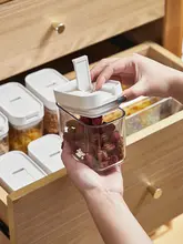 食品保存に最適！密閉型透明プラスチック収納ボックス【家庭用・防湿・フタ付き】