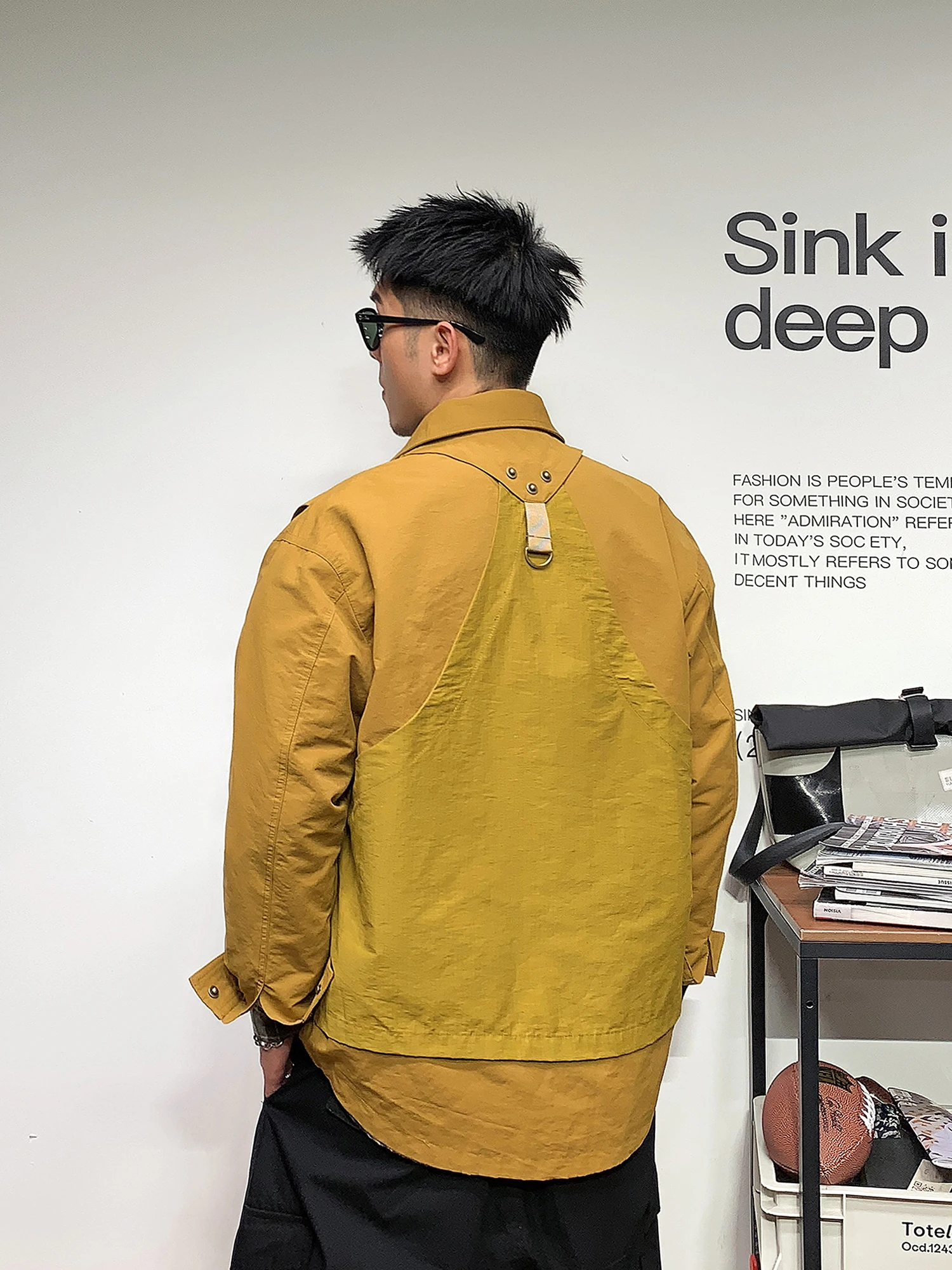 11月に着るかっこいいメンズファッションは、ストリート系のジャケットから始める？