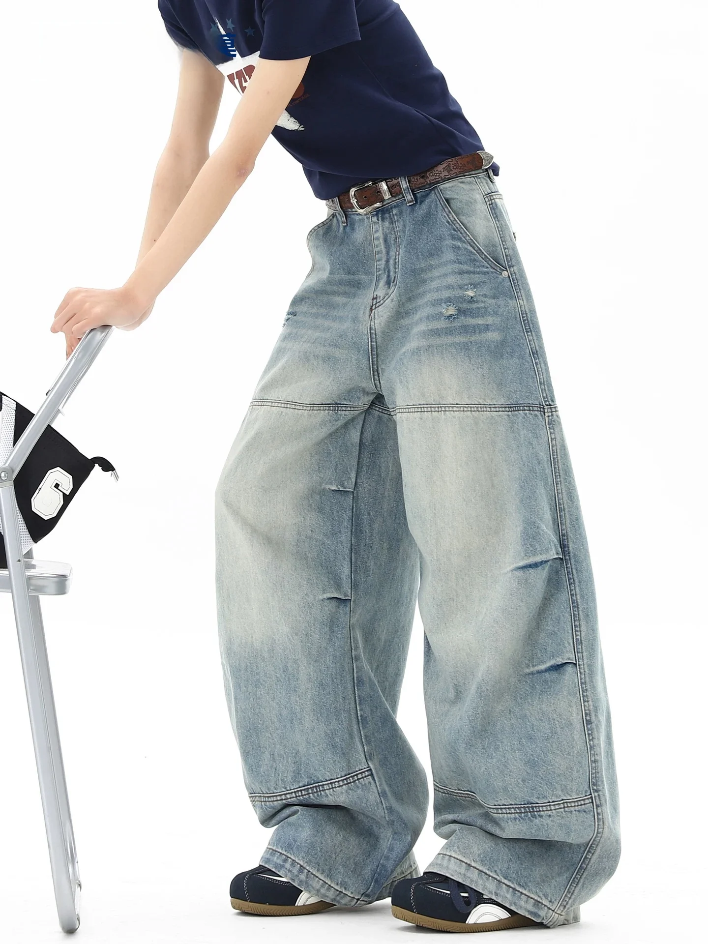 デザイン切替えのしわ加工デニムパンツ：夏用フィットスタイルの実用性とメンテナンスガイド