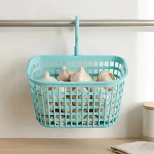 通気性抜群！プラスチック製の小型吊り籠【水切り機能付き・収納バスケット】