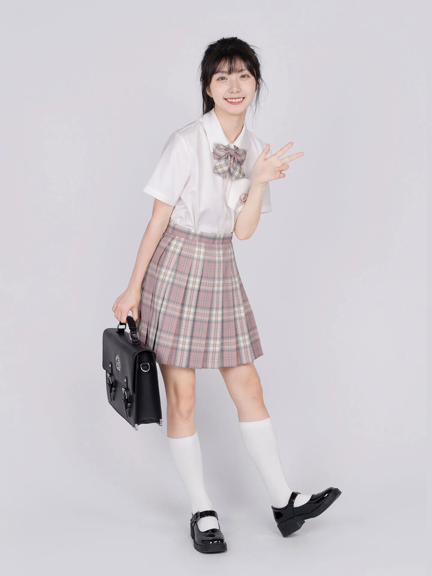 制服を選びながら「チェック柄」に出会うのは、なぜ今、こんなに人気なのか？