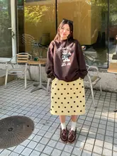 可愛らしいデザインのイエローポルカドットスカート【ハイウエスト・フレアシルエット・秋用】