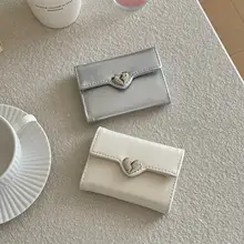 ハートデザインの金属ボタン付きショート財布【多カードポケット・シンプルで個性的】