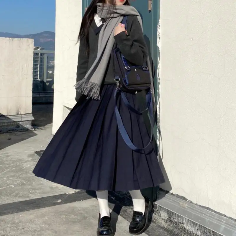 マーメイドスカート コーデ完全ガイド｜トップス選びの5つのルールとシーン別活用法