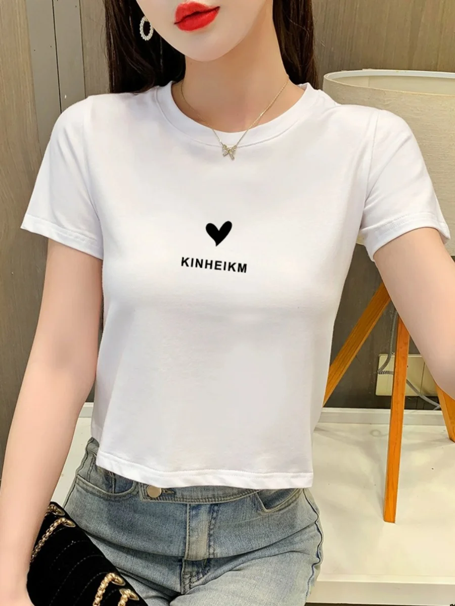 大人可愛い服 50代コーデの完全ガイド｜リネン調Tシャツで自然な笑顔を演出