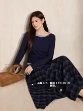 大きいサイズのバイカラー斜め肩デザインニットTシャツとチェック柄不規則シルエットスカート【ウエスト絞り】【春用】（セットアップ対応）