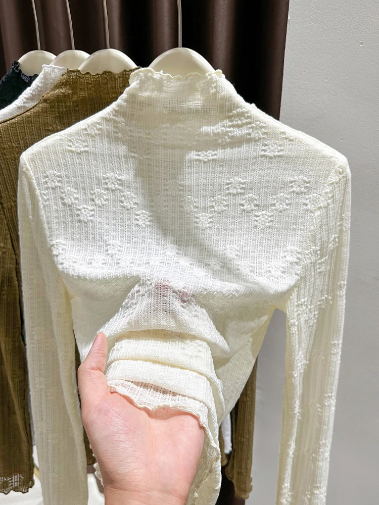 ブラウスの選び方｜通勤で心を落ち着かせる、レーストップスの完全ガイド