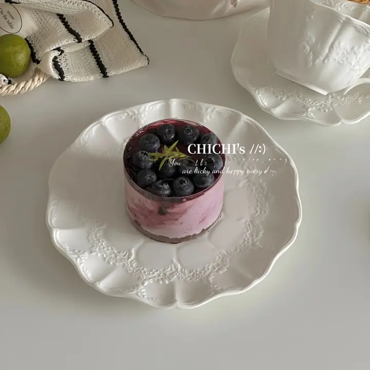 白色のフランス風立体浮彫りデザイン食器【平皿・浅皿・カフェカップ・デザート皿】