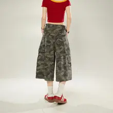 カジュアルな印象のミリタリー柄七分丈ワイドパンツ【多ポケット・女性用】（セットアップ対応）
