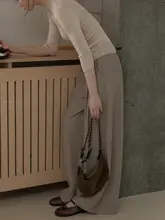 レトロカジュアルなカーキ色のハイウエストパンツ【ワイドレッグ・ストレートシルエット・女性用】