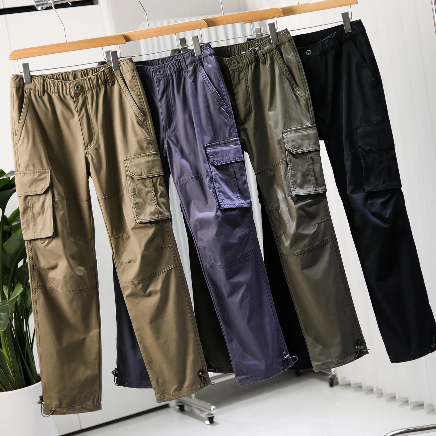 アウトドア ウェア 処分セールで手に入れるべき、実は毎日使える「多機能工装パンツ」は？