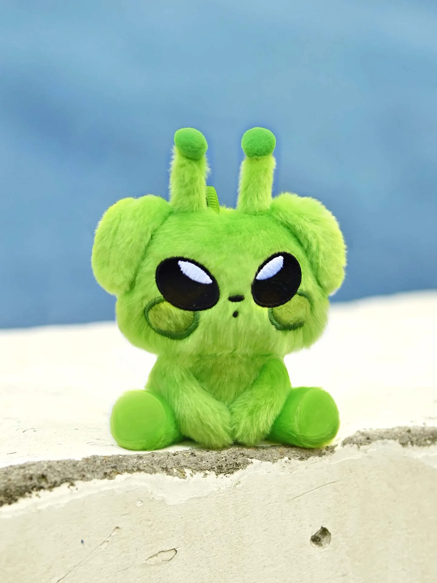 オタクが欲しいグッズとして、七夕に飾る「かわいい宇宙犬」のキーホルダーは本当におすすめなのか？