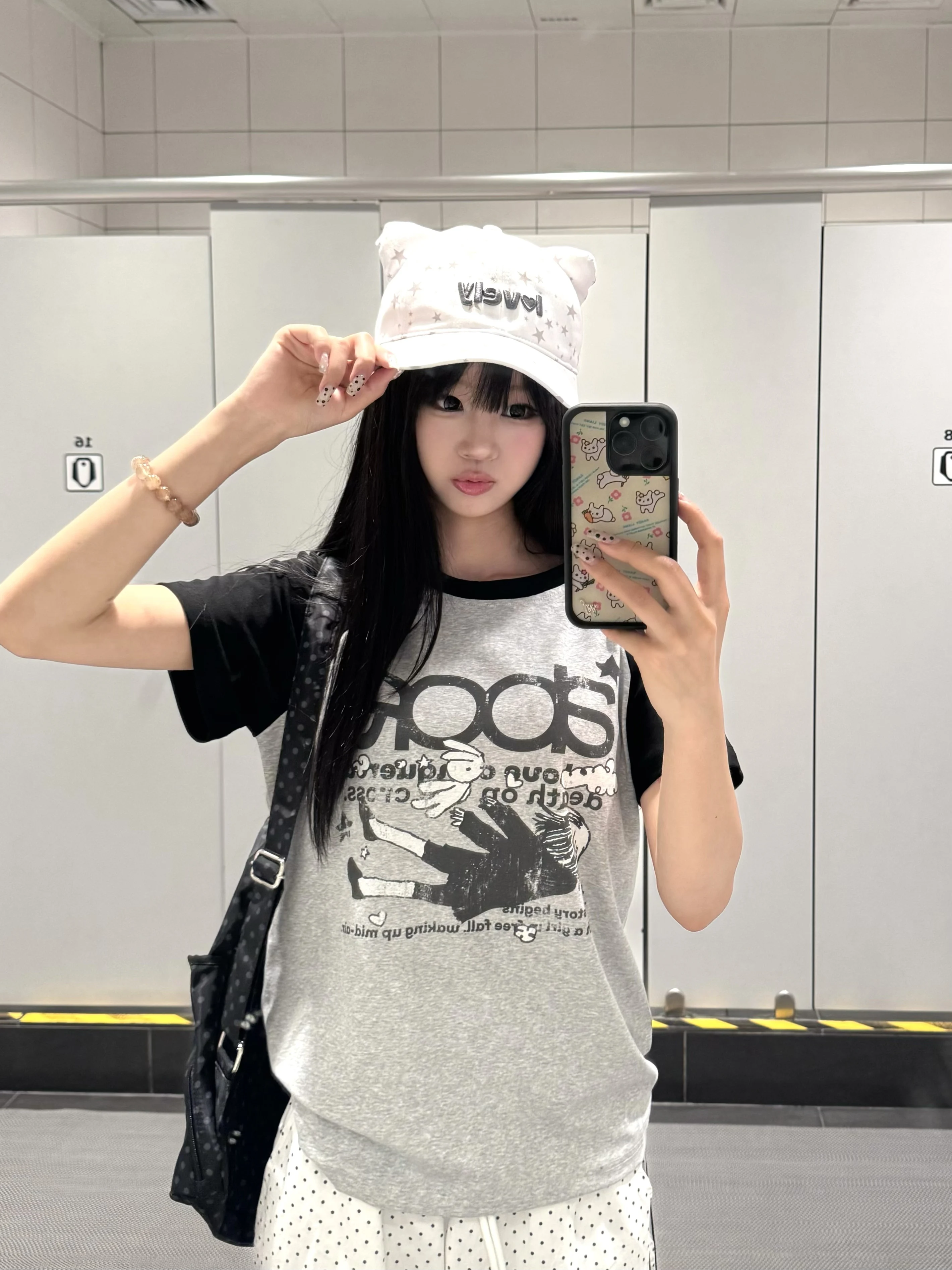 韓国y2kアイコン女の  子 レトロカートゥーンTシャツ：2026年夏の少女ファッショントレンド