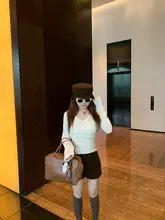 高腰コーデュロイワイドレッグショートパンツ【秋冬用・極上の柔らかさ・ウエストゴム】