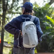 アウトドア用 超軽量 レディース登山リュック【軽量・旅行・デイパック】