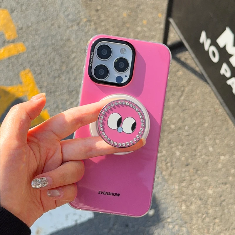 マグネット式スマホケーススタンド機能付きiPhone対応の実用性とは