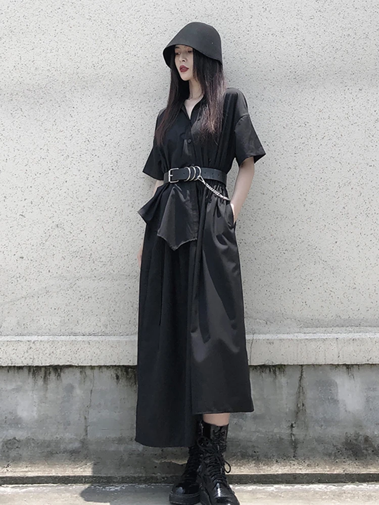 山本風の不規則デザイン ブラックロングスカート：40代女性の通勤コーデに最適な気品あるスタイルアップアイテム