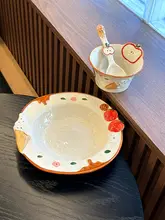 可愛い苺デザインの陶器製ボウル【家庭用・釉下彩・サラダやご飯に最適】