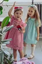 手作り花飾りボタン付き子供用半袖ワンピース【春夏向け・ハッピー柄】