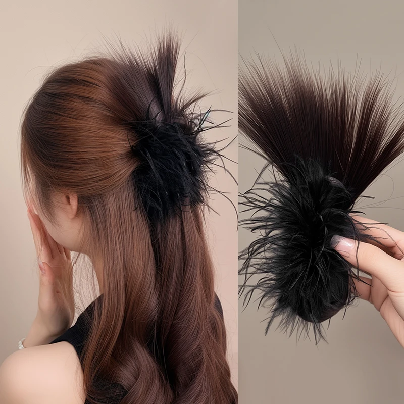 羽毛ヘアクリップで後れ毛を防ぎ、頭頂部に持続的なボリュームを実現