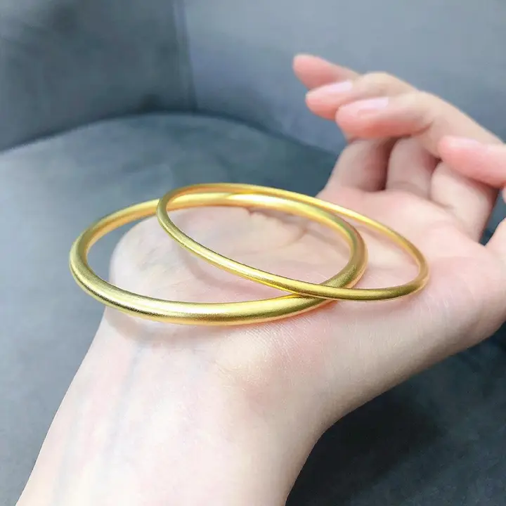 シンプルなデザインを楽しむ！サンドゴールドの女性用ブレスレット【ヴィンテージ風・高級感】