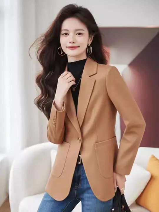キャメルカラーのウールブレンドジャケット【レディース・フィット・カジュアル対応】