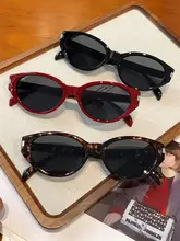レトロな赤のキャットアイサングラス【高級感・女性用・日焼け防止】
