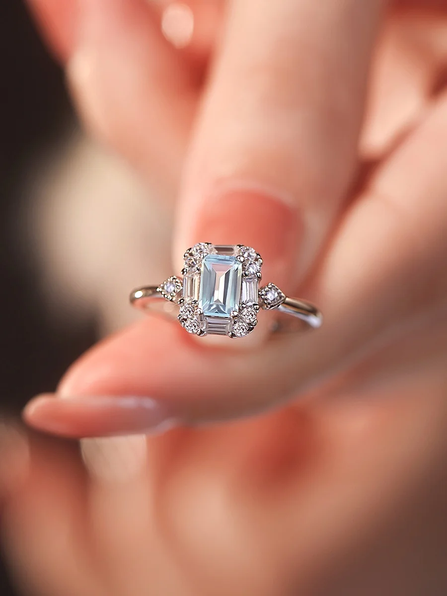おしゃれな人が選ぶ 結婚指輪は、本当に「指輪」なのか？