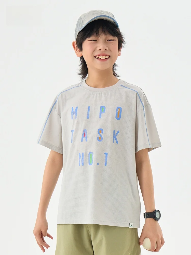 夏の子供のTシャツに何を選ぶべき？「クール感」と「速乾性」が融合した1品が今、注目されている