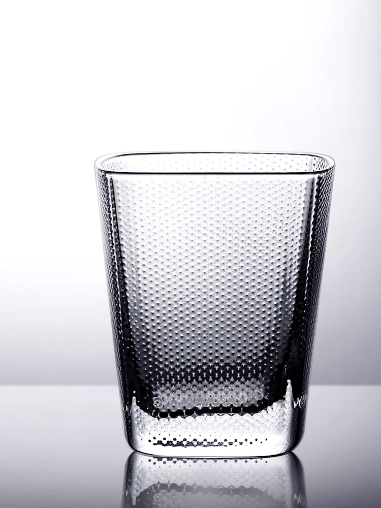 ハンマーテクスチャーの四角い透明グラス：家庭用冷飲・コーヒーに最適なデザインと耐久性の実証