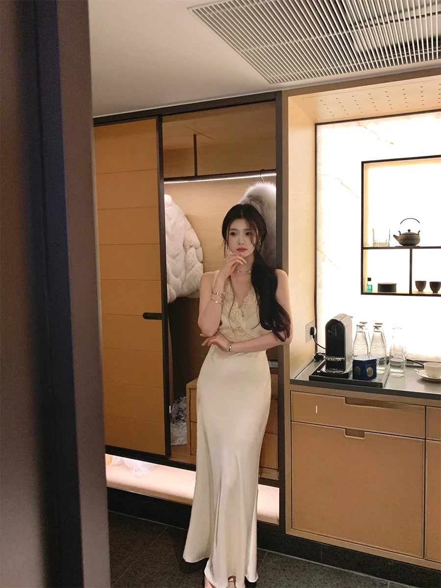 クラシックコンサートに着る女性の服装はどう選ぶ？優雅なレトロドレスが提案する、シックで心地よいスタイルとは
