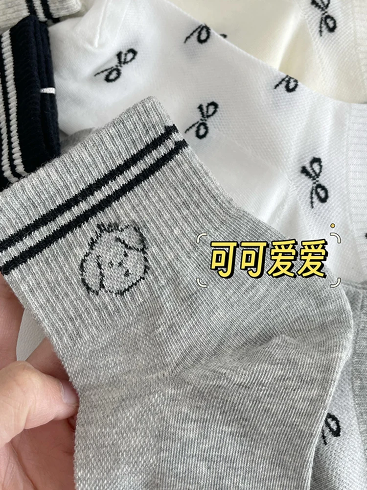 可愛い小犬刺繍の短丈靴下：春夏向け薄手デザインの実用性と使用シーン