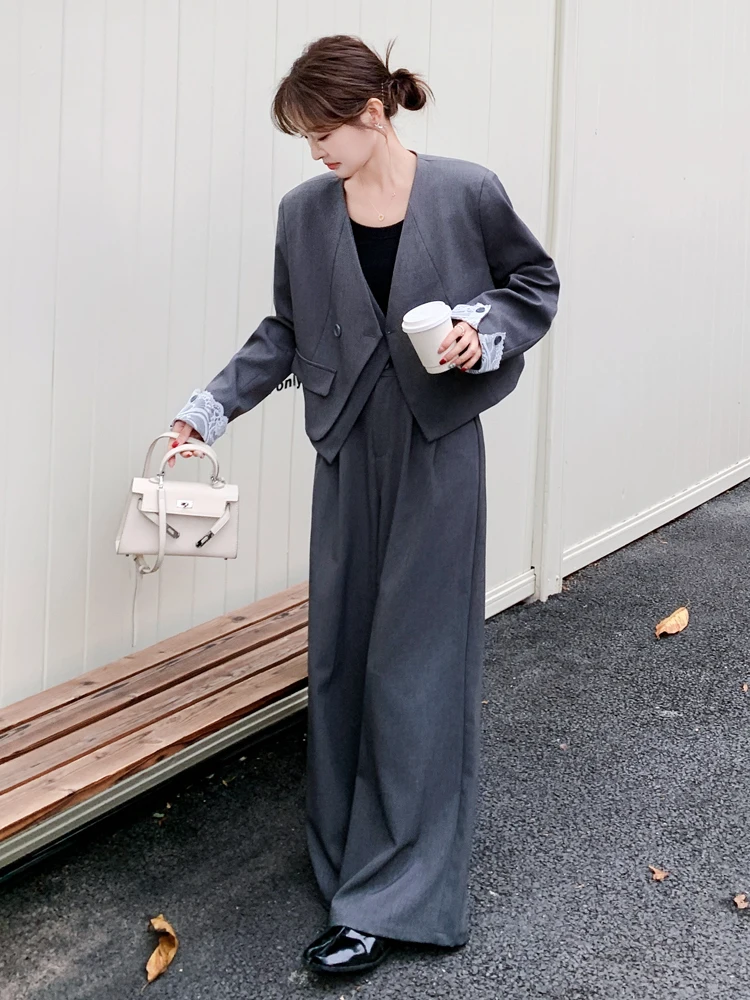 3月下旬に着るべき服は？春の季節変化を意識したレディーススーツの選び方