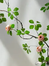 リアルな高枝サンチャ花のつぼみの花束 偽の花 室内テーブル装飾 籐製の花かご