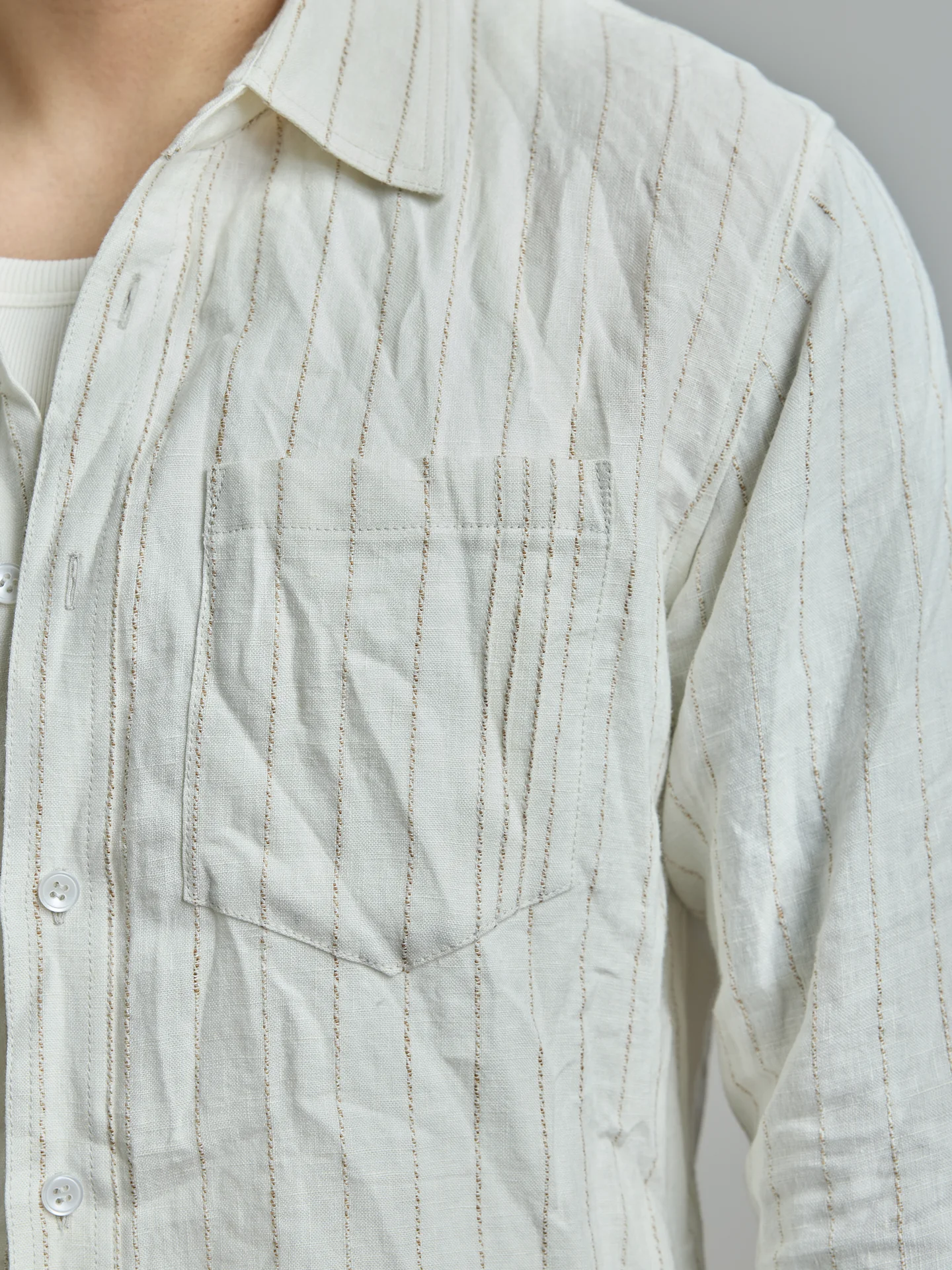 大学生の夏服に何を選びたい？ストライプリネンシャツが解決するリアルな悩み