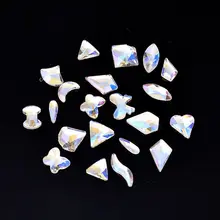 豪華なネイルデコレーション【光療式・水晶・月光色・平底デザイン】